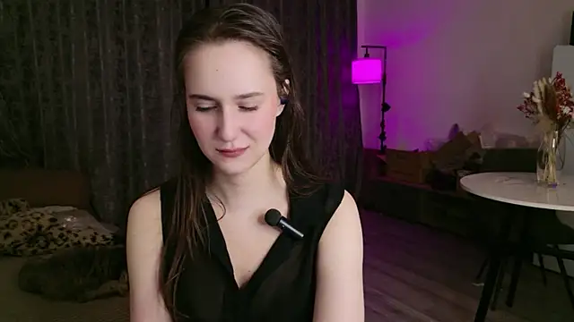 LucyRose3 online show from April 13, 7:25 pm