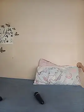 Young Slut21 online show from November 10, 8:42 am