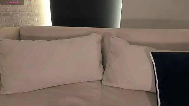 AmbarJames  online show from March 25, 12:19 pm