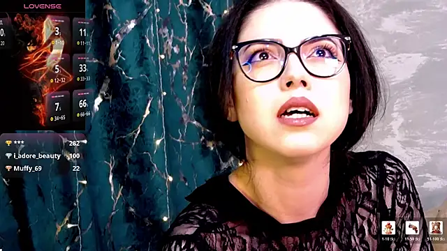 KaylaLewys online show from February 12, 6:53 pm