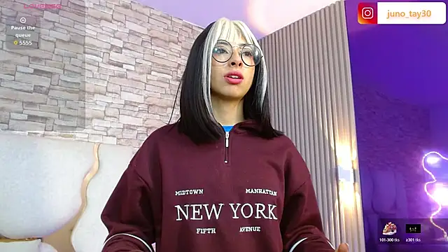 juno tay online show from October 25, 11:51 am