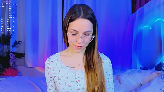 -CindyLou online show from December 17, 5:55 am