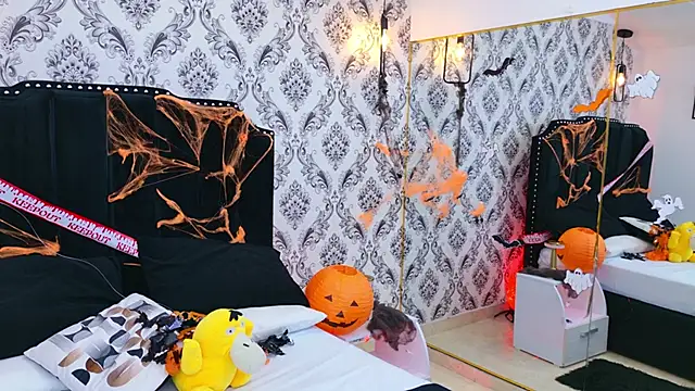 Becca Grims online show from October 30, 3:42 am