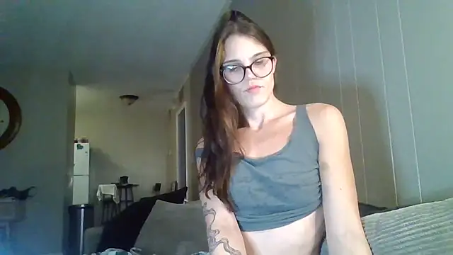 Snapshot of Miss_honey94 chatting on October 20, 10:51 am Miss honey94 online show from October 20, 10:51 am