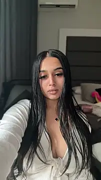 LilMisIndianx online show from April 22, 12:24 pm