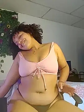 chloe kisses online show from March 18, 2:33 pm