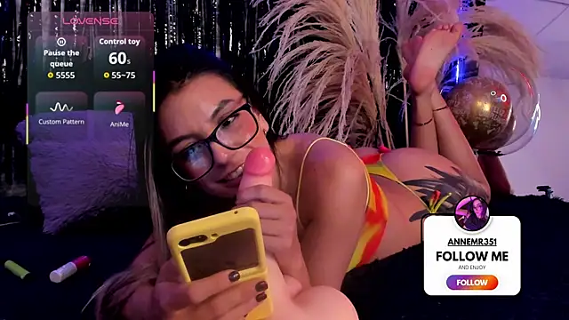MaryAnneeXOO online show from July 31, 9:05 pm