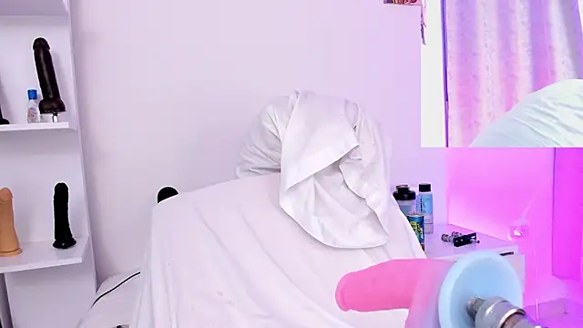 arynaughty20 online show from September 28, 2:44 pm