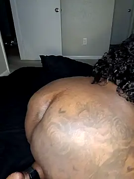 Snapshot of Thickkemzz41 chatting on October 4, 1:00 am Thickkemzz41 online show from October 4, 1:00 am