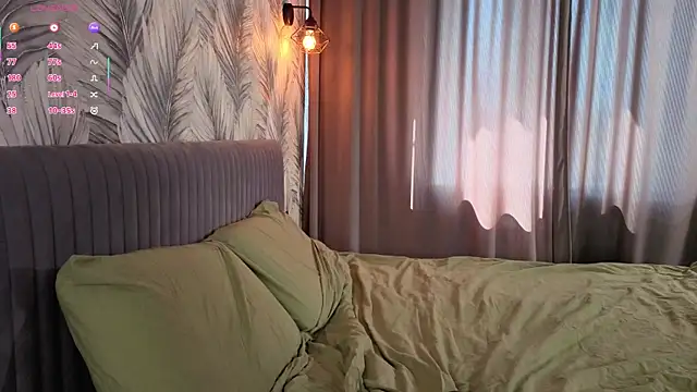 ElvinaRose online show from August 6, 6:31 am