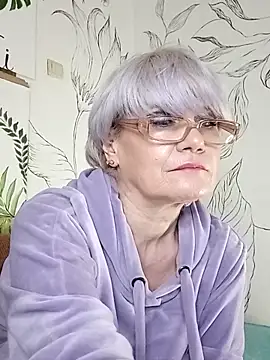 Catty Lady online show from February 7, 9:40 pm