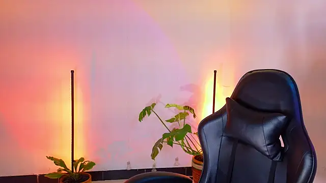 Sarasavage online show from June 19, 3:26 pm