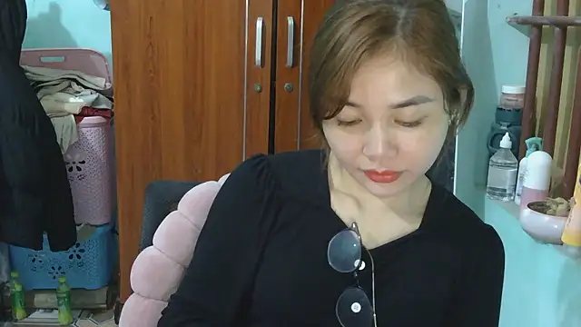 Uhem112 online show from November 6, 12:49 am