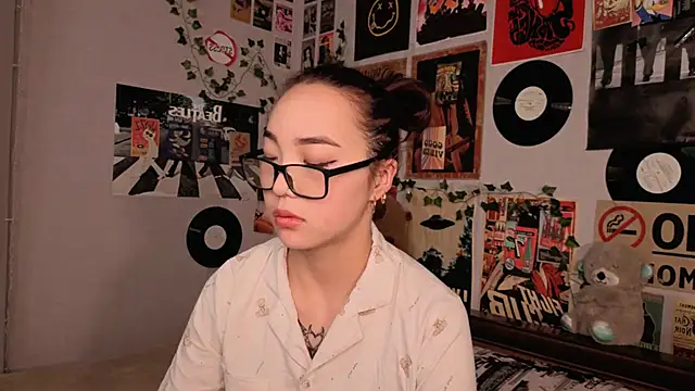 OdetteBiddy online show from November 30, 8:57 pm