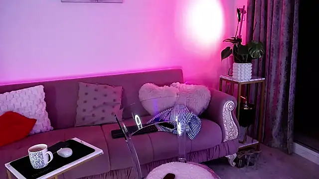 oliviathea online show from November 29, 1:42 am