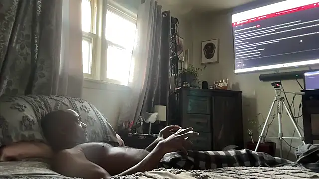 sexyred77713 online show from February 11, 9:38 pm