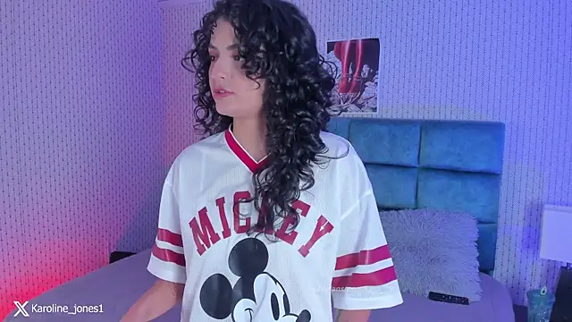 karoliine jones online show from February 9, 8:11 pm