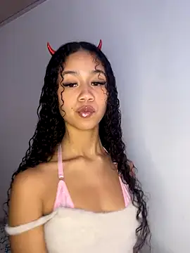 Snapshot of jadee8 chatting on October 3, 6:24 pm jadee8 online show from October 3, 6:24 pm