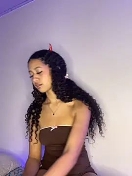 Snapshot of jadee8 chatting on October 5, 1:32 am jadee8 online show from October 5, 1:32 am