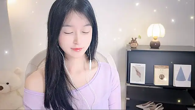 Onechestnut online show from November 9, 1:40 pm