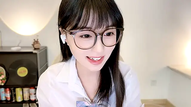Onechestnut online show from July 20, 11:34 am