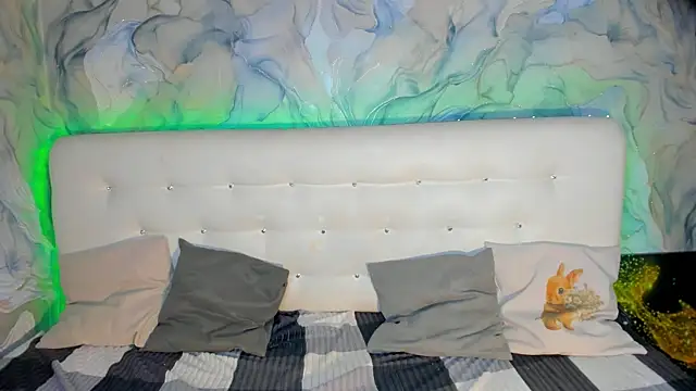 Snapshot of LolaMeddisson chatting on October 10, 10:14 pm LolaMeddisson online show from October 10, 10:14 pm