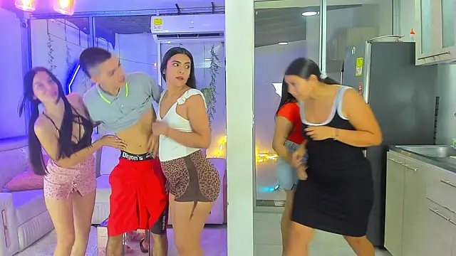 stangirls  online show from January 13, 9:41 pm