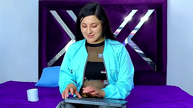 cuteeimy online show from November 1, 7:40 pm