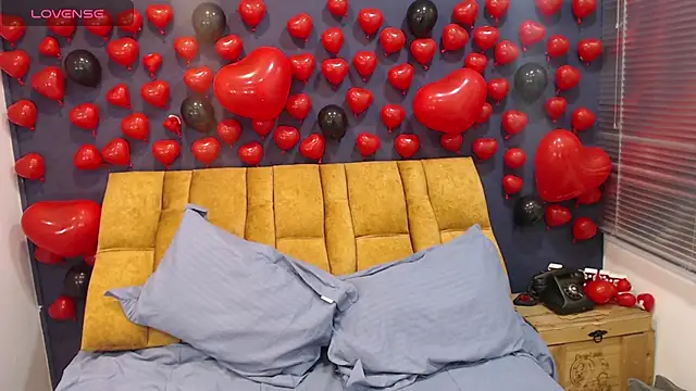 KendraaSimons online show from February 11, 8:10 pm