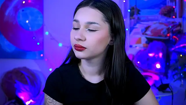 KimClarks  online show from September 19, 9:25 pm