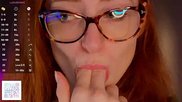 VeronaHascall online show from October 21, 5:11 am