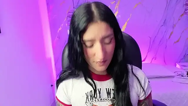 Scaarlettfox online show from November 30, 7:51 pm