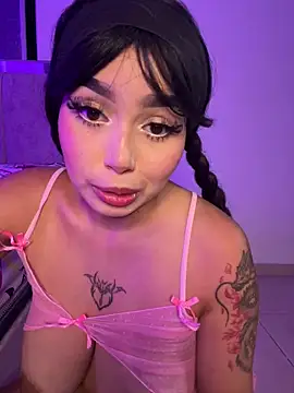lucialauper  online show from March 24, 12:27 am