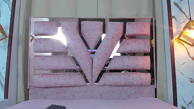 kameron and Nick online show from December 1, 8:00 pm