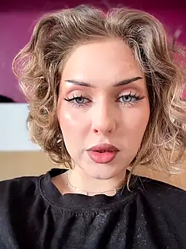 KellyKeler online show from April 4, 11:09 am