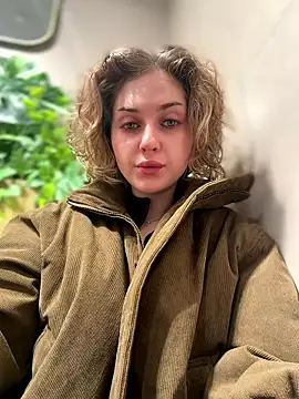 KellyKeler online show from January 9, 10:30 am