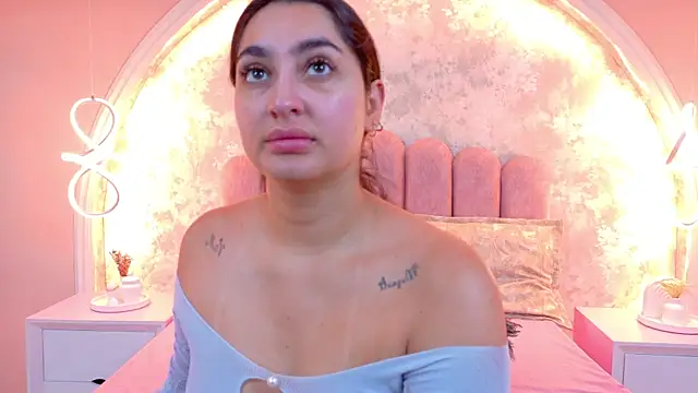 JasmineRhodes online show from April 10, 12:22 pm