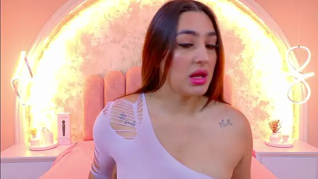 JasmineRhodes online show from February 9, 1:02 pm