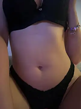 anonimgirl18old online show from April 19, 7:05 pm