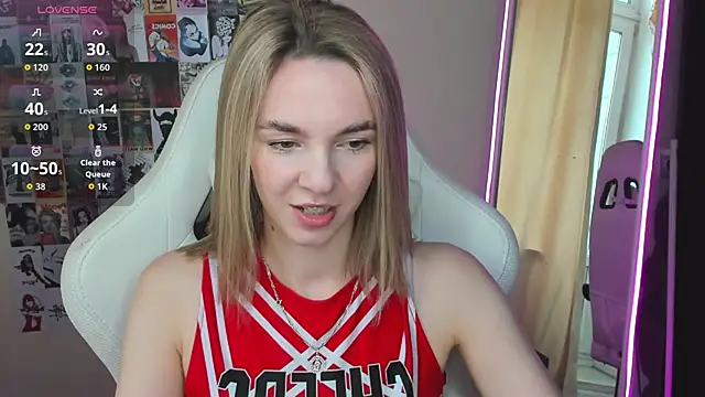 NessaDiazz online show from October 8, 1:32 am