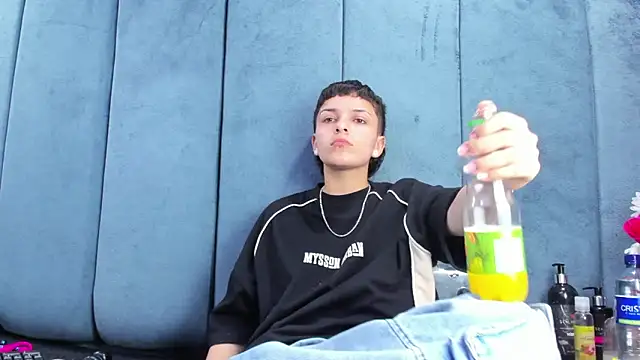 Megan Thompson  online show from February 14, 2:35 am