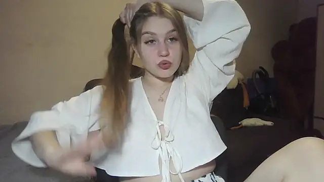 yourhoney Lola  online show from October 25, 4:47 pm