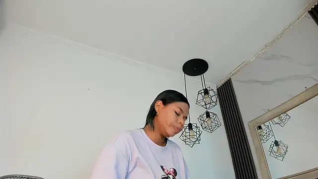 keyla mejia online show from May 11, 12:18 pm