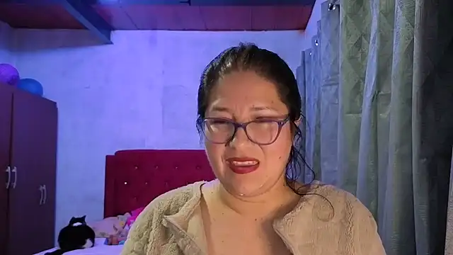 scarlett widow  online show from February 7, 5:55 am