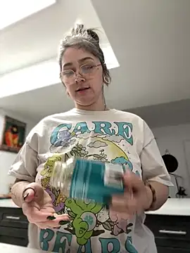 Alix Valentine online show from February 17, 7:02 pm