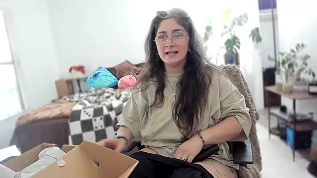 Alix Valentine online show from September 21, 9:02 pm