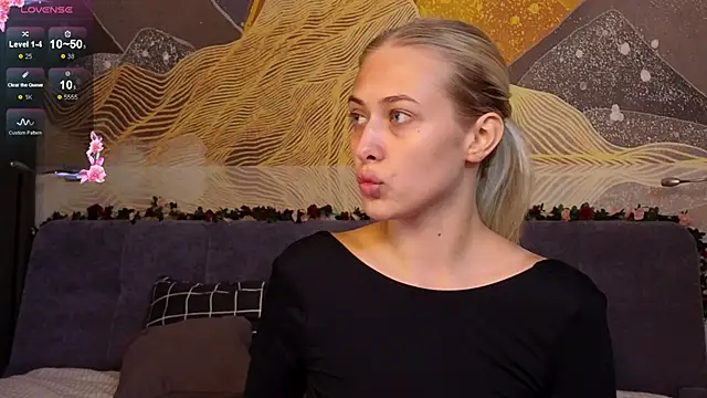 Snapshot of ChristyMarshall chatting on September 10, 5:35 pm ChristyMarshall online show from September 10, 5:35 pm