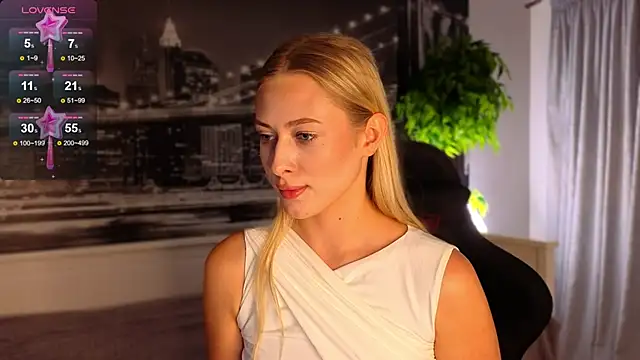 Snapshot of ChristyMarshall chatting on October 2, 7:52 pm ChristyMarshall online show from October 2, 7:52 pm