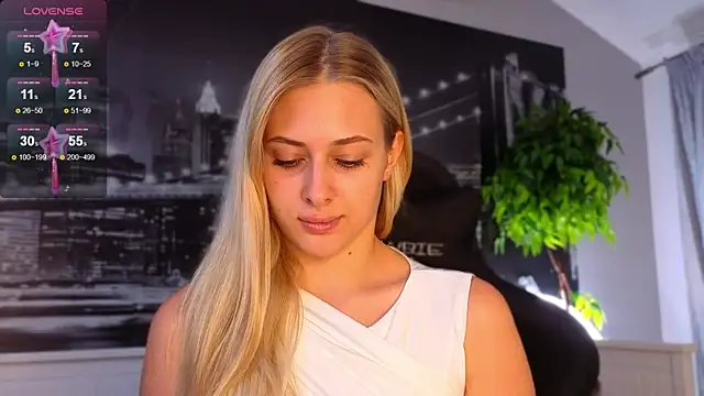 Snapshot of ChristyMarshall chatting on October 1, 4:45 pm ChristyMarshall online show from October 1, 4:45 pm