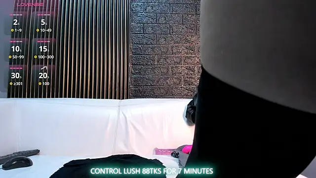 samanthajonexxx online show from January 12, 6:13 pm